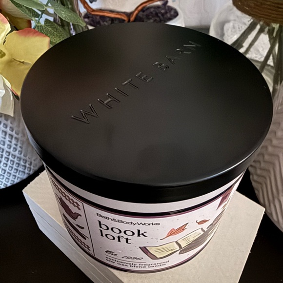 🆕📖 BATH & BODY WORKS “BOOK LOFT” 3-WICK CANDLE. SOY WAX BLEND CANDLE. - Picture 5 of 5